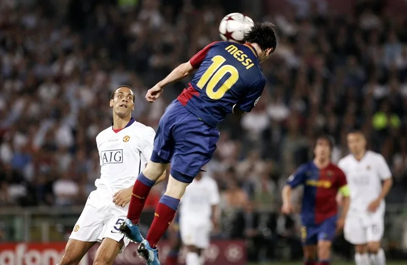 Tư duy chiến thuật giúp Messi thích nghi hoàn hảo với từng đội bóng qua các giai đoạn.